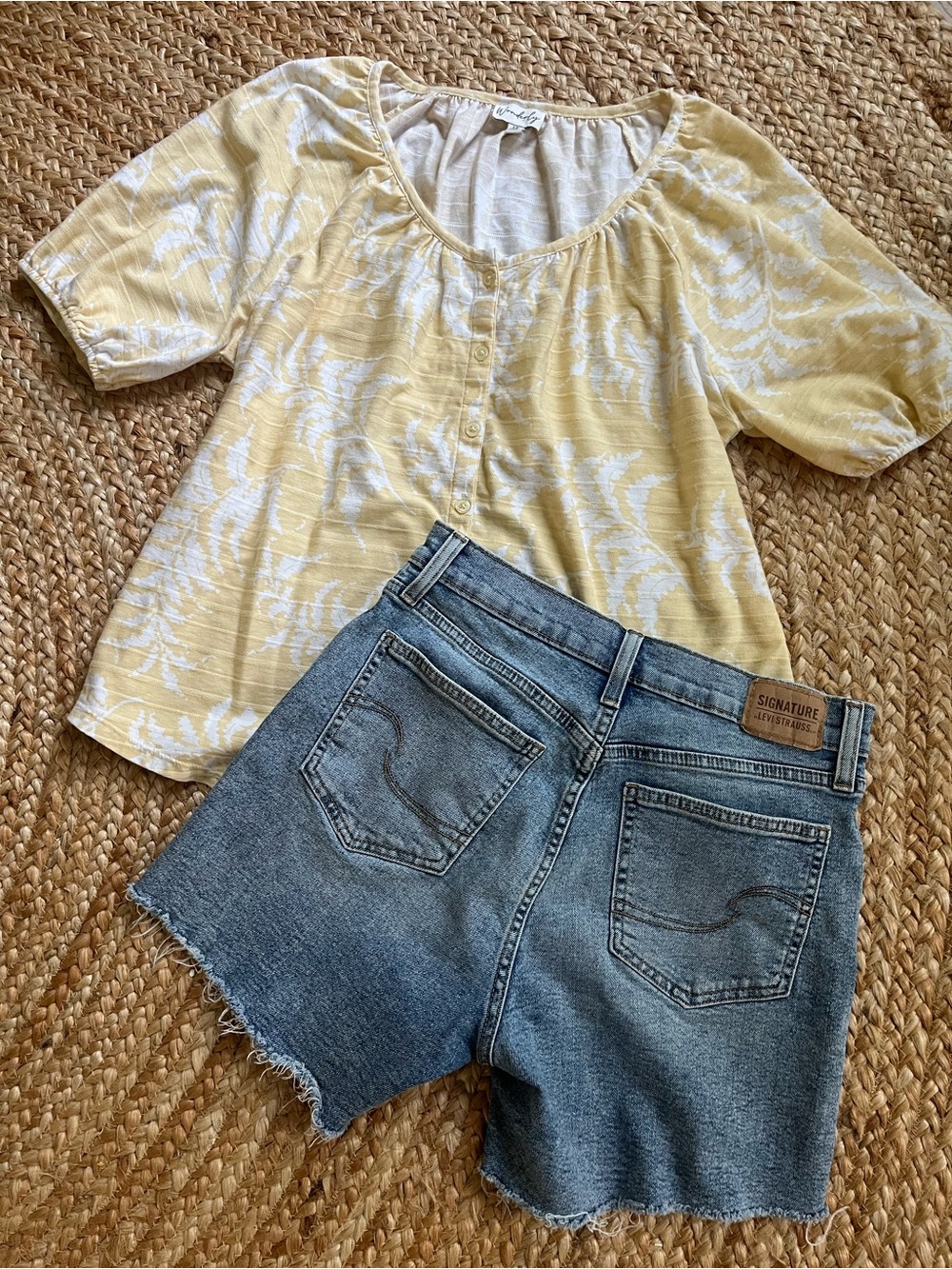 2 piece bundle • Cottagecore -• 90s butter mom • Levi’s + Wonderly
